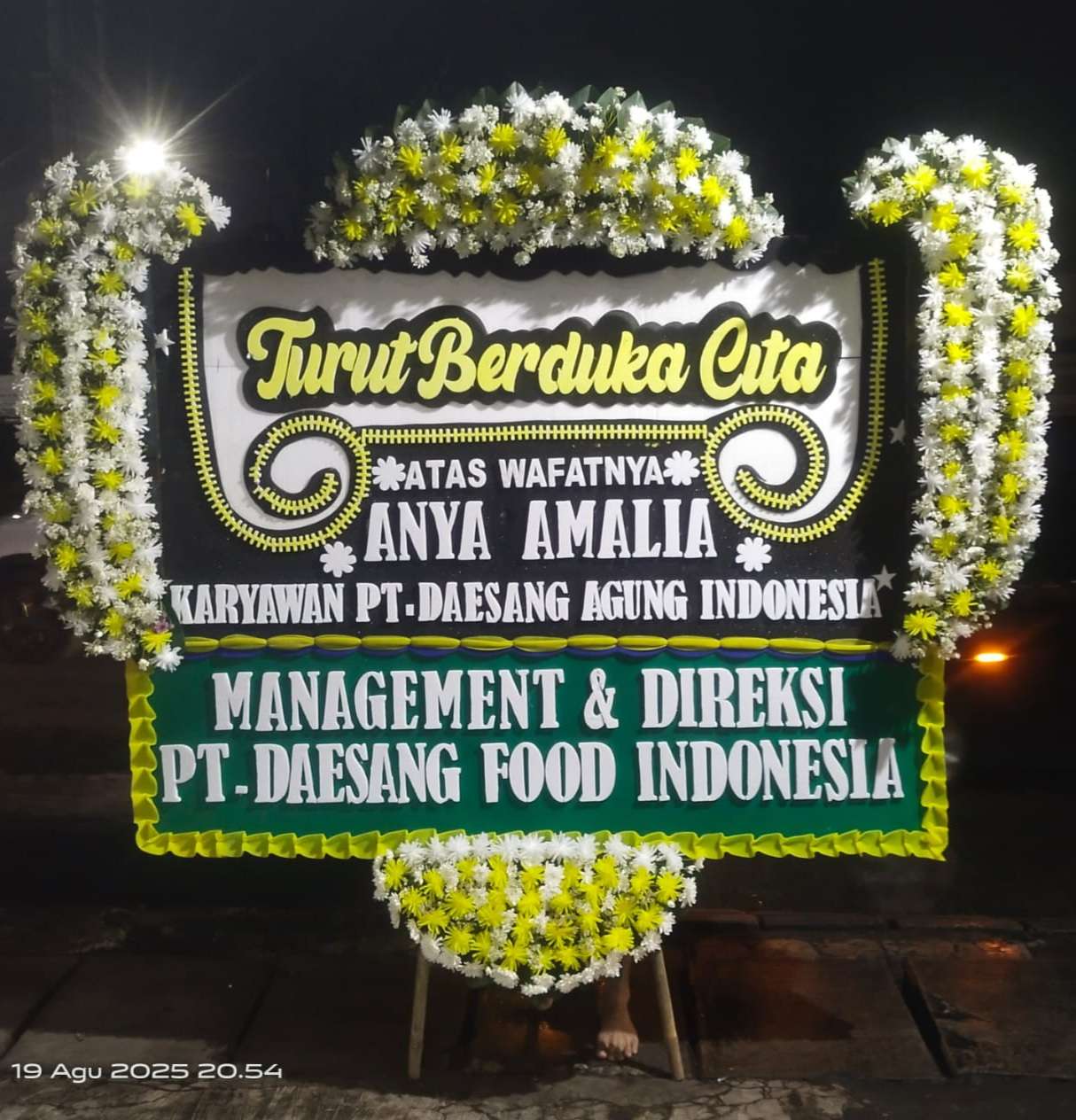 Papan Bunga Duka Cita